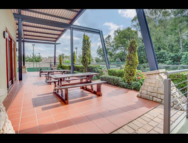 1 BEDROOM SECTIONAL TITLE FOR SALE IN DOUGLASDALE